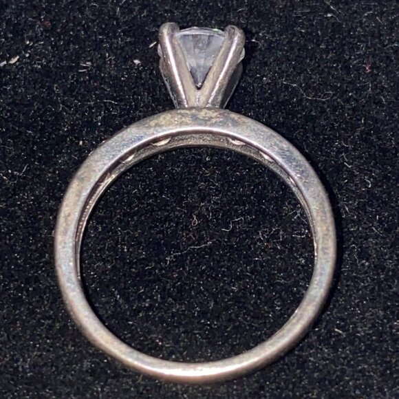 Sterling Silver Cubic Zirconia Engagement Ring With 7 Faceted Stones Stamped 925 - Picture 3 of 16